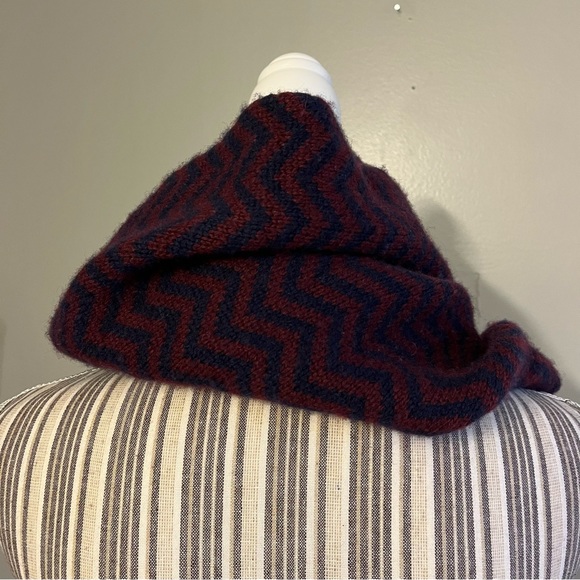 J Crew Burgundy Blue Chevron Wool Acrylic Blend Infinity Knit Scarf OS - Picture 3 of 10